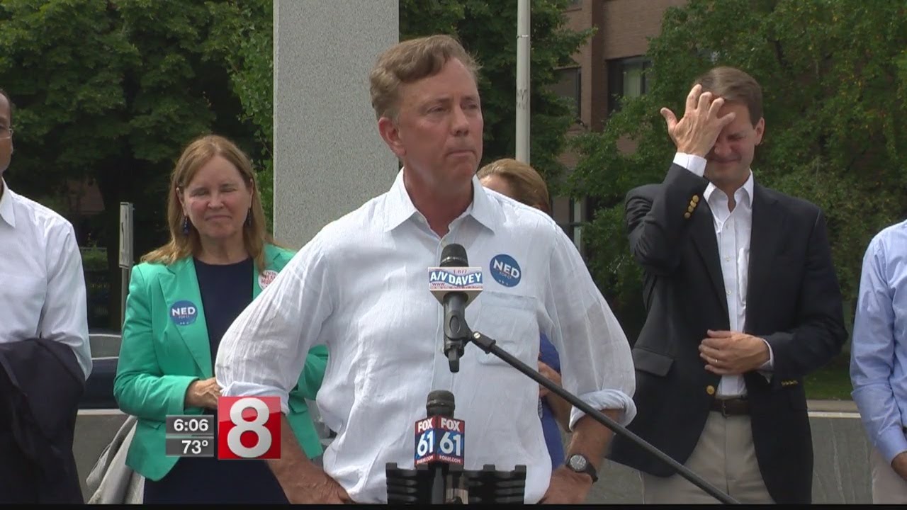Connecticut Democrats hold rally in Hartford Saturday