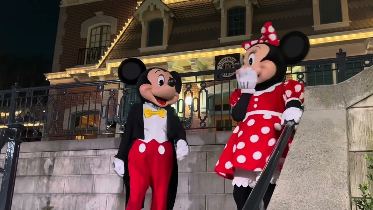 Mickey and Minnie Mouse’s Romantic Valentine’s Date Night (Valentine’s Day Special)