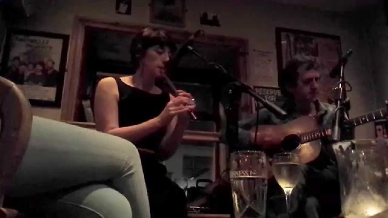 Aoife Granville - The Mountain Top / The Wind that Shakes the Barley (reels)