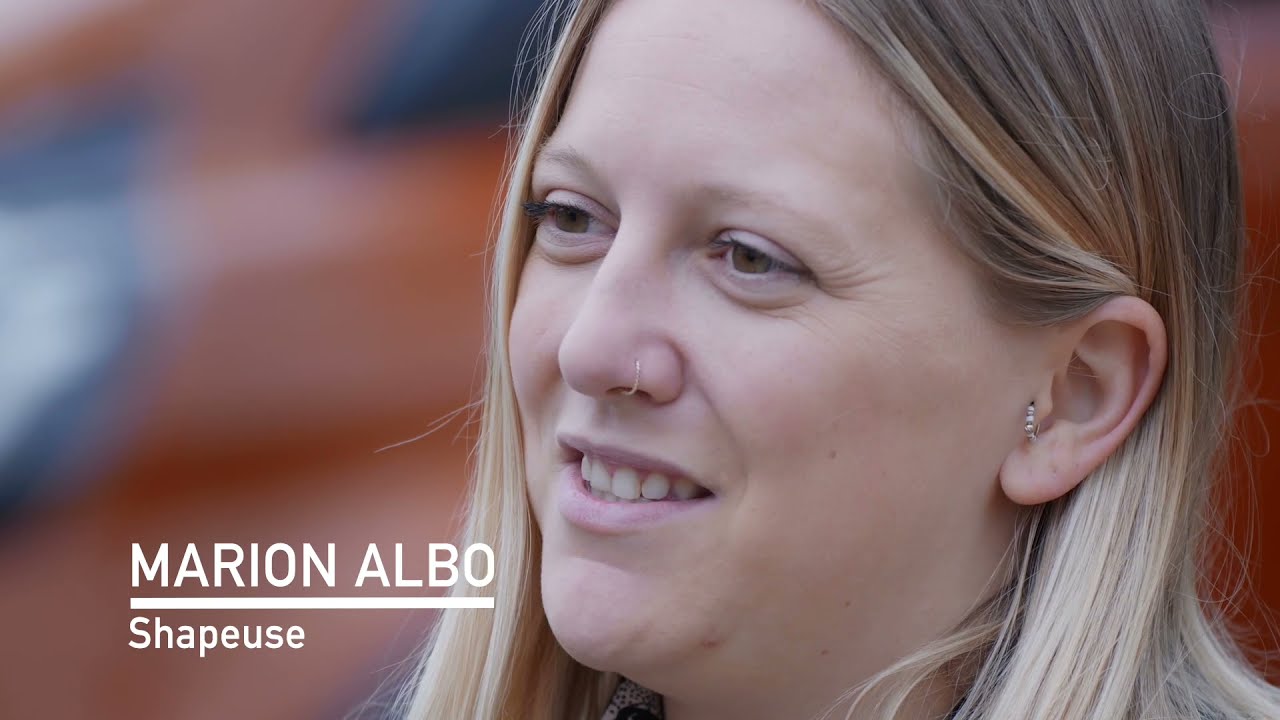 Les Artisans du Sport : Marion ALBO, shapeuse de surf | Ford FR