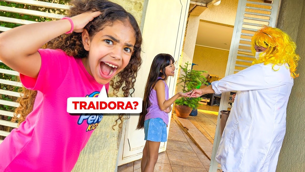 TRAIDORA! MINHA AMIGA ME TRAIU COM A BABÁ DO MAL ! 😤