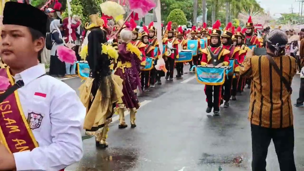 Drumband dan pawai SD annuur bolorejo kauman Agustus 25