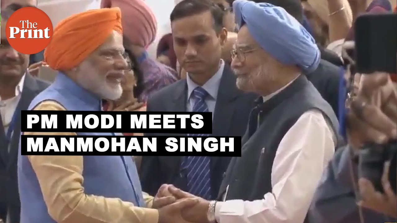 PM Modi meets ex-PM Manmohan Singh at Dera Baba Nanak, before Dr Singh left for #KartarpurSahib