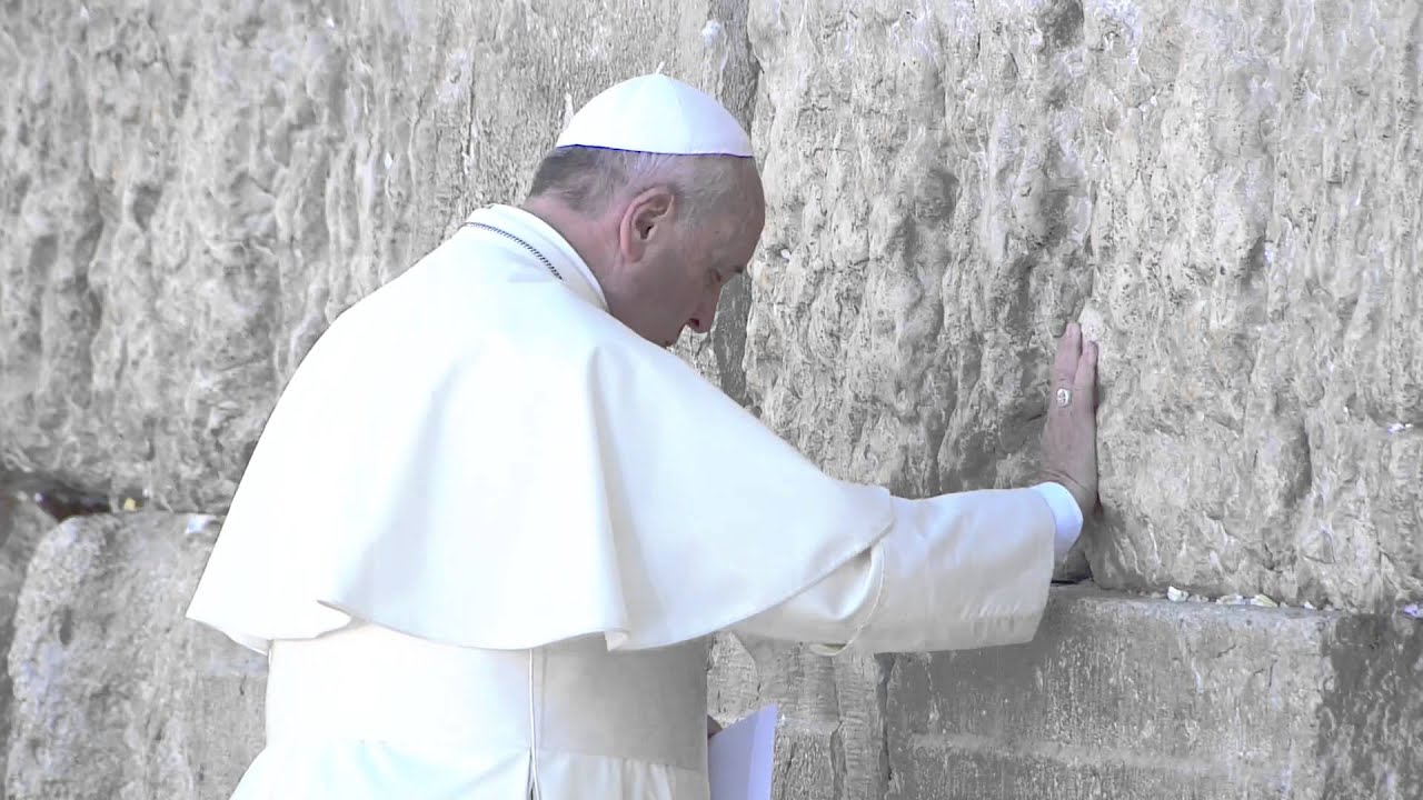 Pope Francis visits major sites in Jerusalem