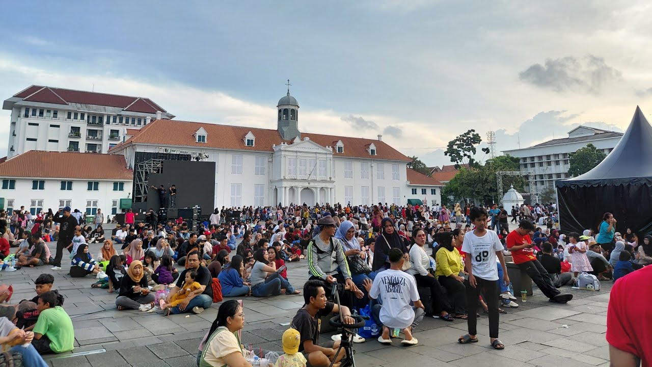 Jakarta’s Old Town surprised me 🇮🇩 | Music, Martial Arts & Street Life