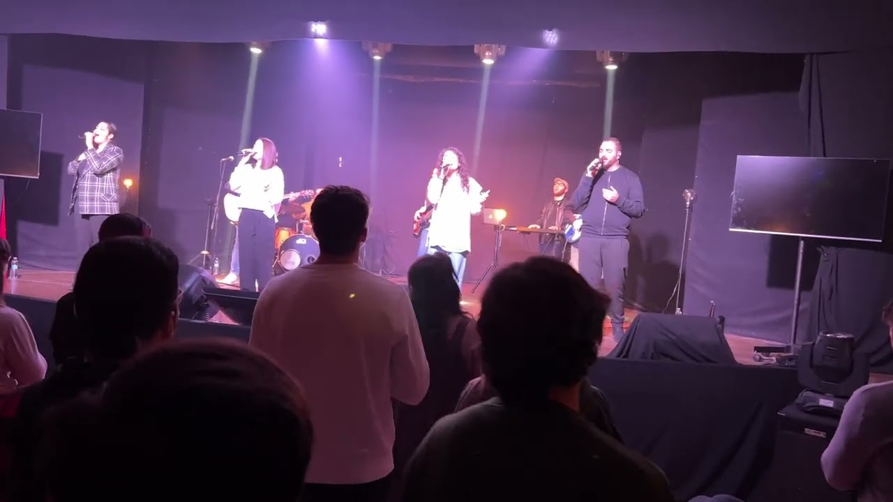 Hillsong Napoli Uncomplicated
