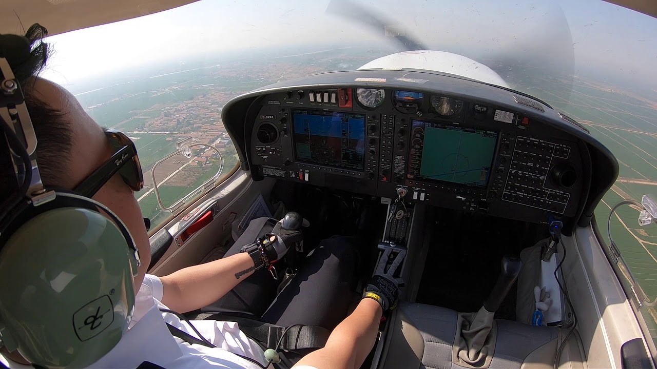 This is my first youtube video & My first solo flight with diamond DA40D