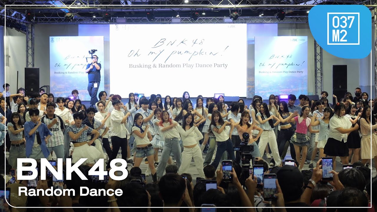 BNK48 @ BNK48 “Oh my pumpkin!” Busking & Random Play Dance Party [Full Fancam 4K 60p]