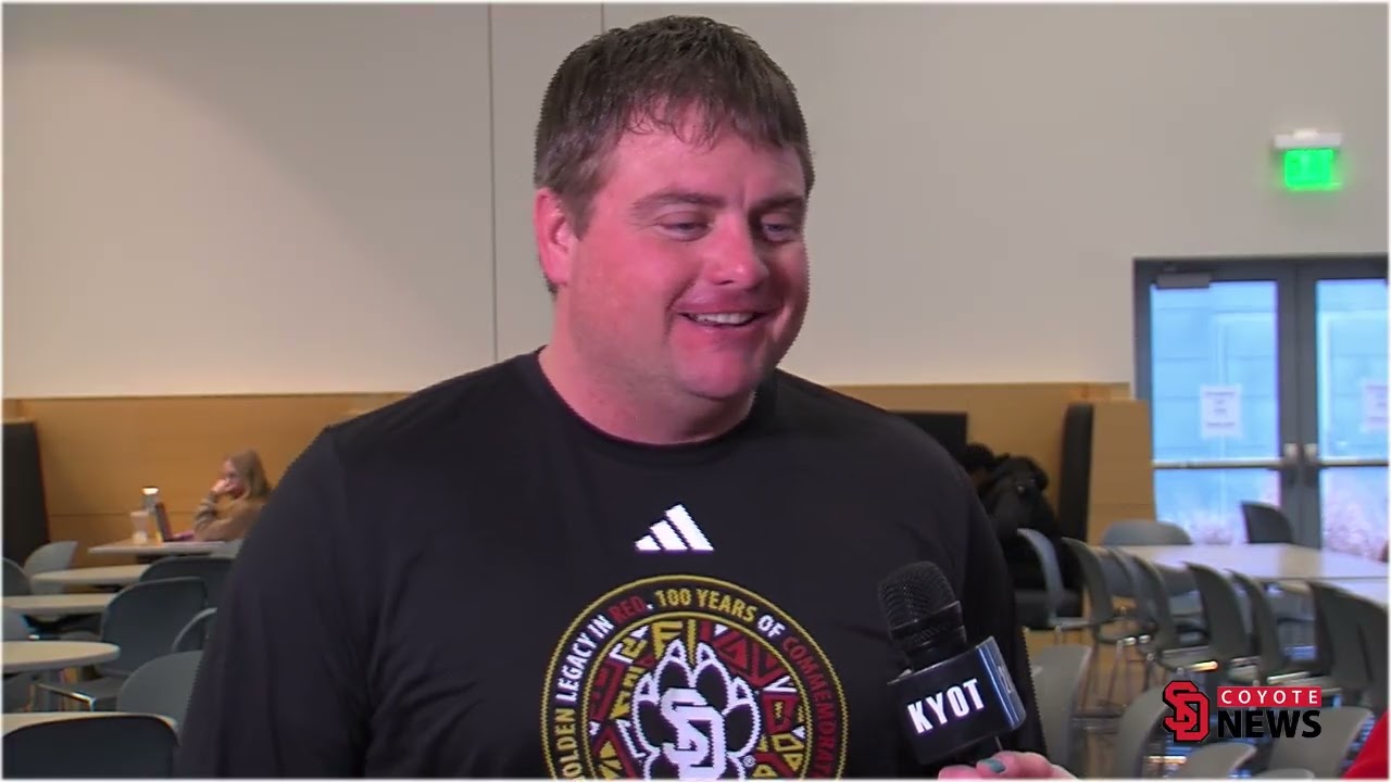 Coyote News USD Basketball Broadcaster Speaks about the Season w/ John Thayer