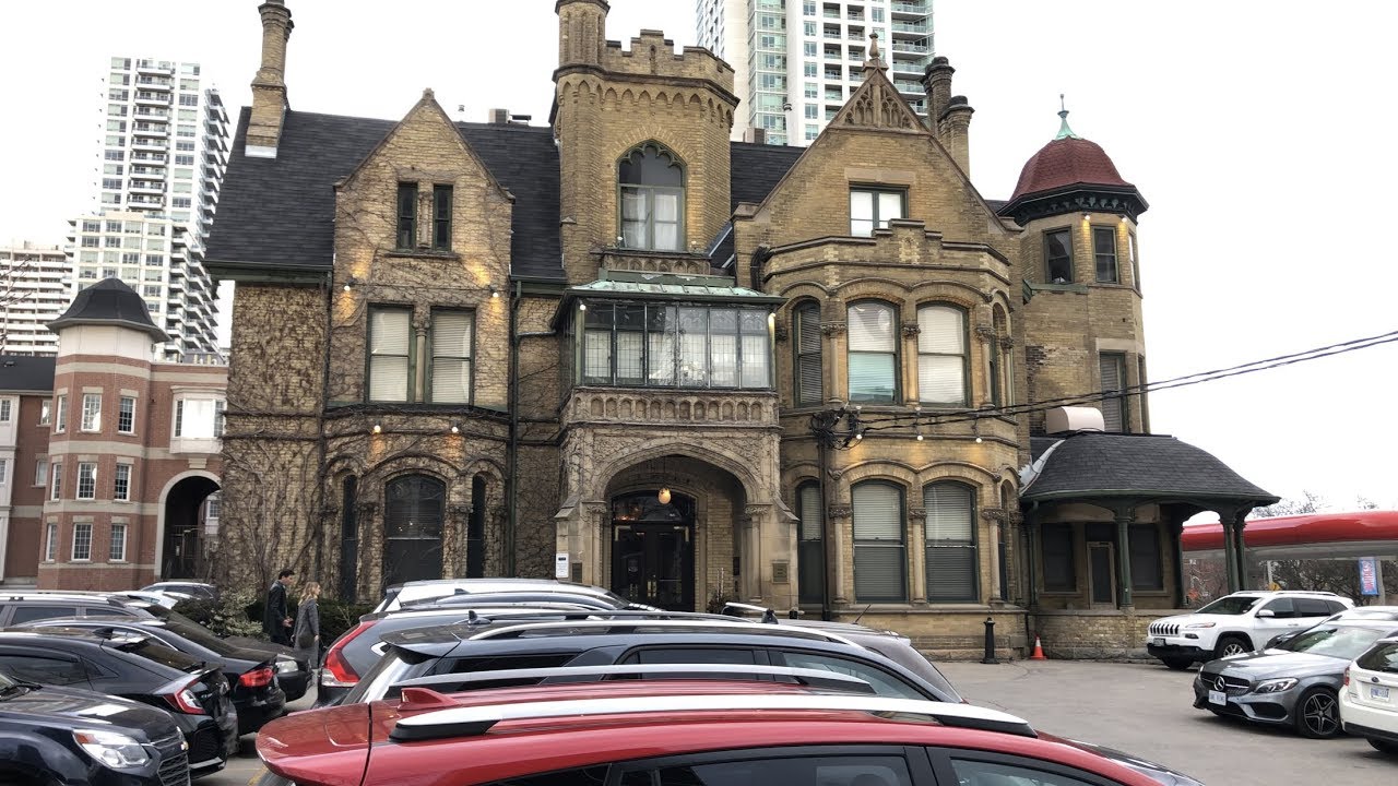 PARANORMAL ACTIVITY IN KEG MANSION | Restaurant Vlog
