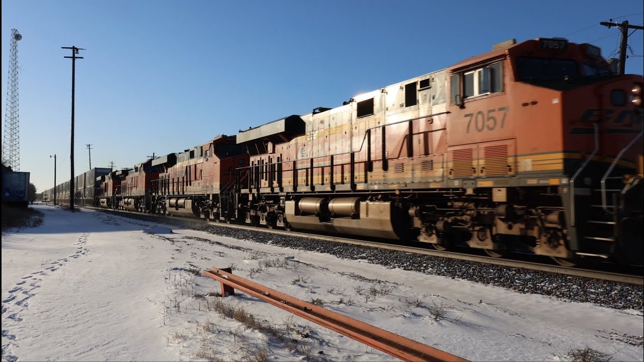 4-Engine BNSF Priority Intermodal Train |Recorded with EOS R8 in 4K 60 fps