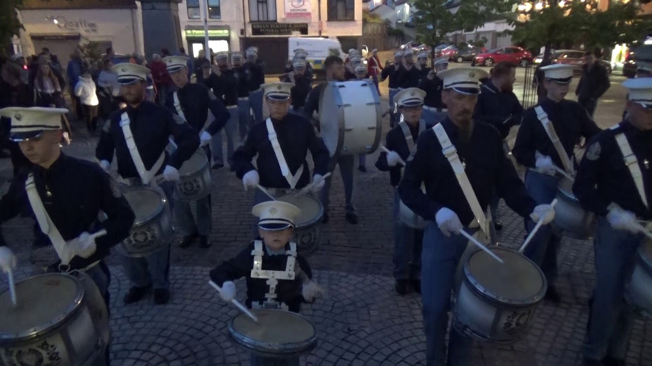 Bessbrook True Blues FB (P1) @ Kinallen FB Parade 31-5-2019