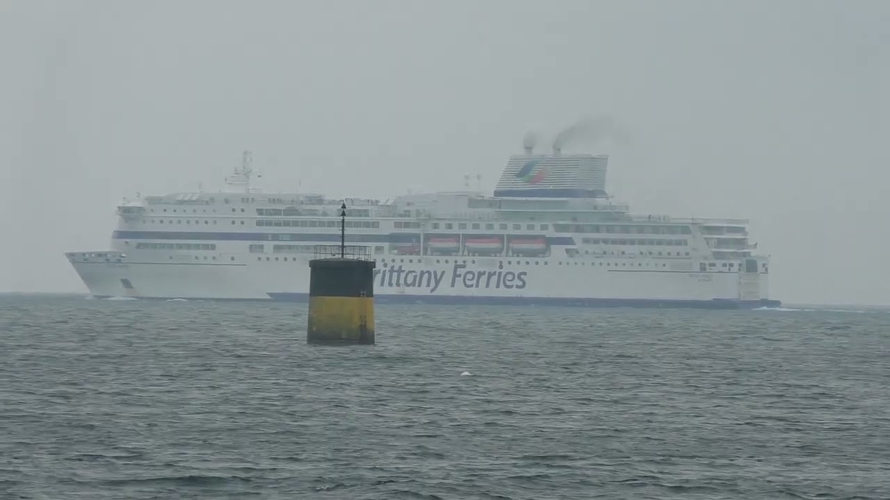 MV Pont Aven Leaving 29680 Roscoff, Finistère, Brittany, France 12th October 2025