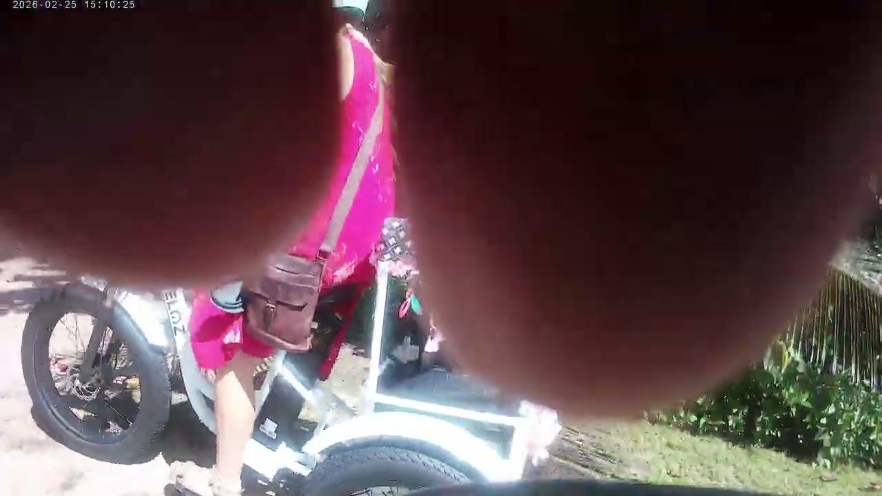 Bike home to Surfy and back along Four Mile Beach