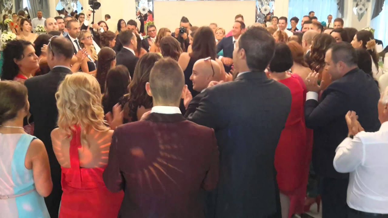 SPOSI E INVITATI ENTRANO BALLANDO INGRESSO MATRIMONIO 2015 - PLAZA VASTO - FRANCESCO BARATTUCCI