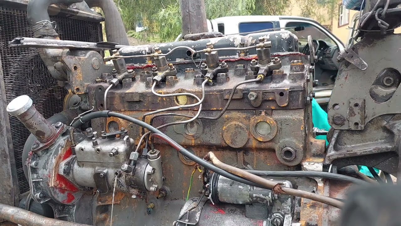 How to BLEED Diesel Engine Massey Ferguson 165 before start the tractor 🇿🇦 #tractor #masseyferguson