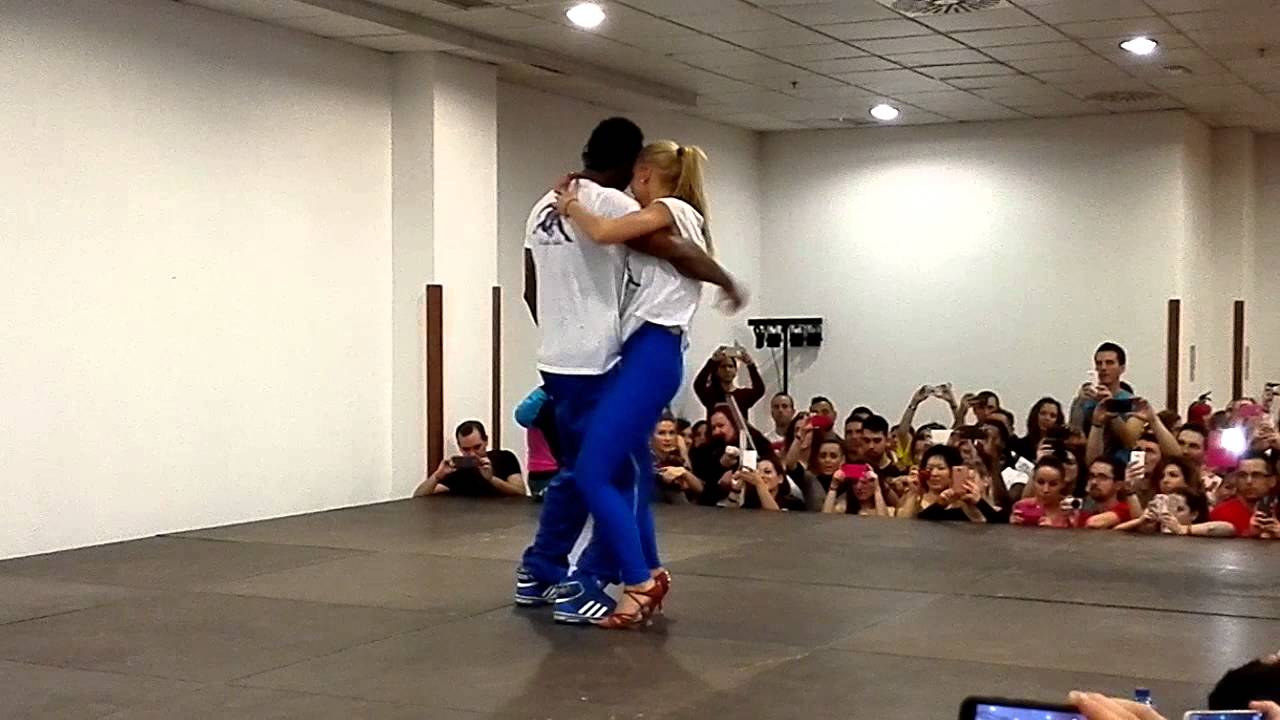 Bachata Fusion with Ronald and Alba at Bachatea 2015