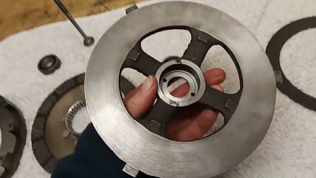 Triumph Trident T150V Engine Rebuild Part 41: Sorting the Clutch 1