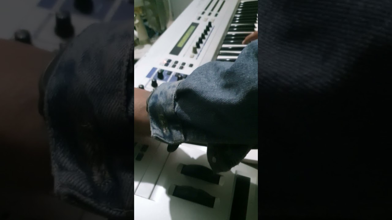 Mi yamaha CS6X sintetizador 2000 presenta