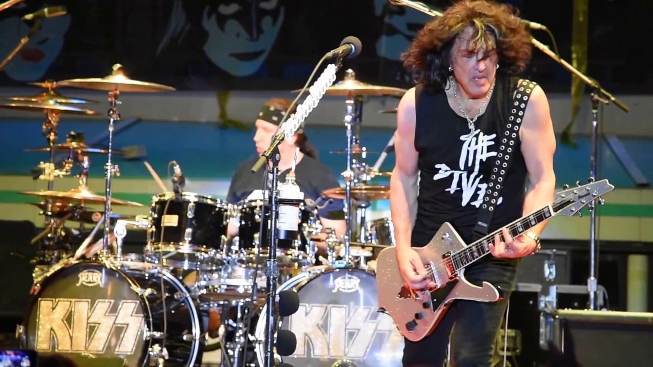 Kiss Kruise VI – Outdoor Show, part 9 of 11:  Mainline + All The Way