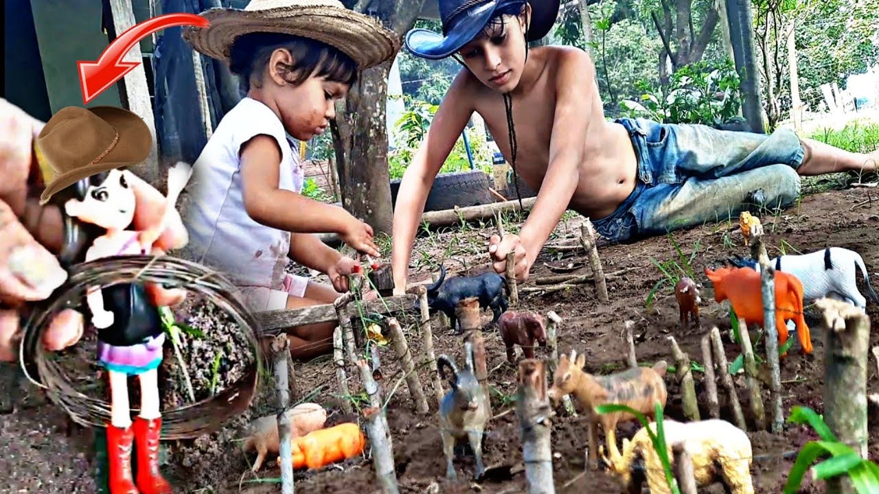 MONTANDO FAZENDINHA de BRINQUEDO POLLY POCKET 🦬 BOI de BRINQUEDO/curralzinho