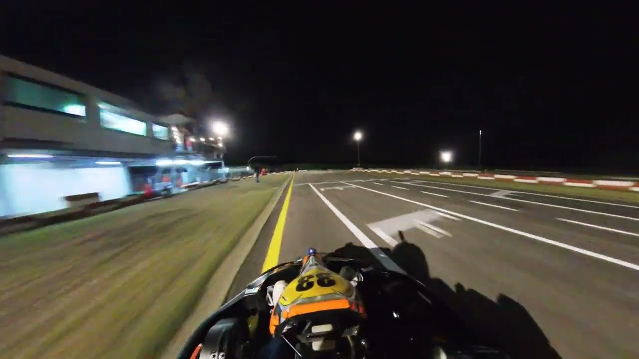 Kartodromo touch & go martina di franca in notturna