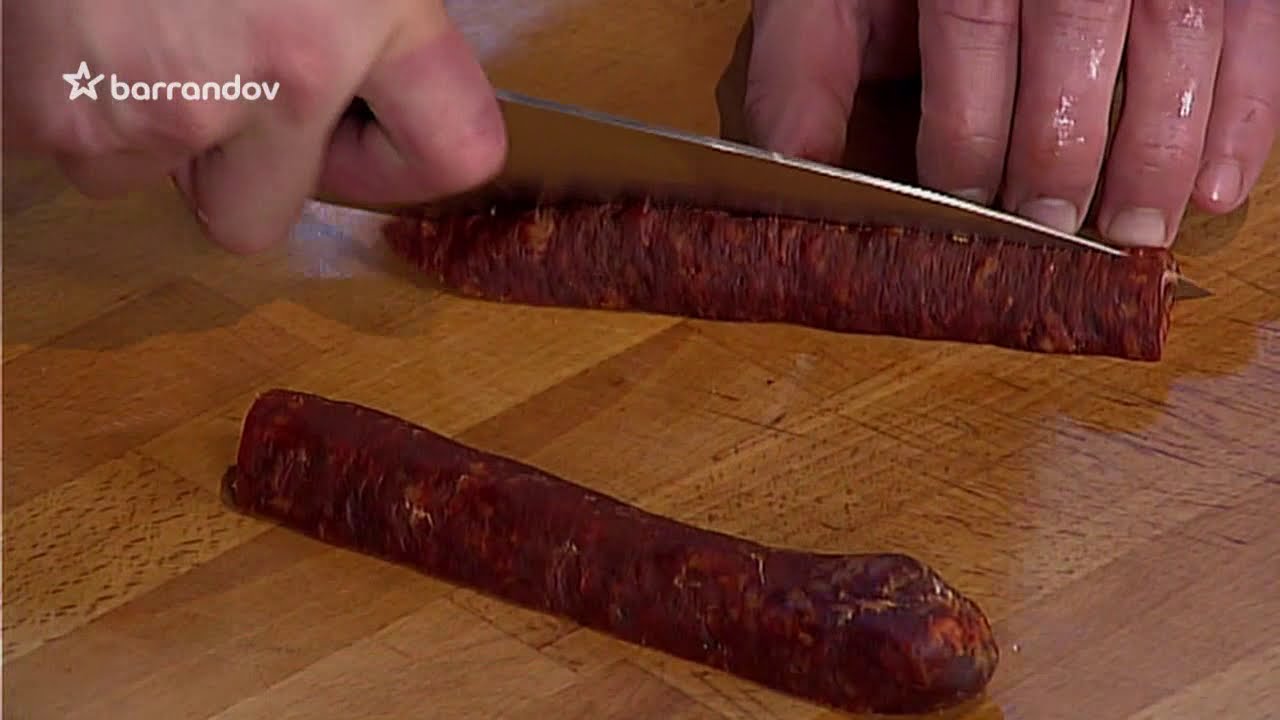 Kašpárku vař - Fazolová polévka s chilli, chorizem, uzeným žebrem a čedarem