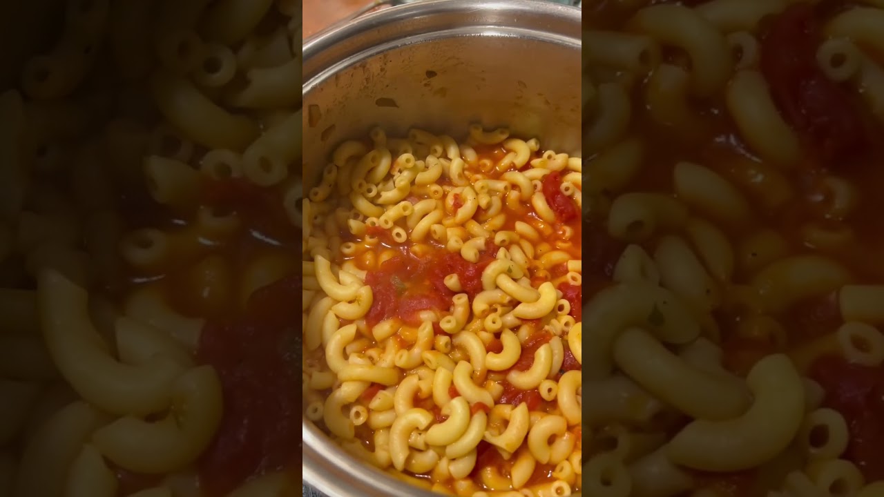 MAWMAW’S MACARONI & TOMATOES