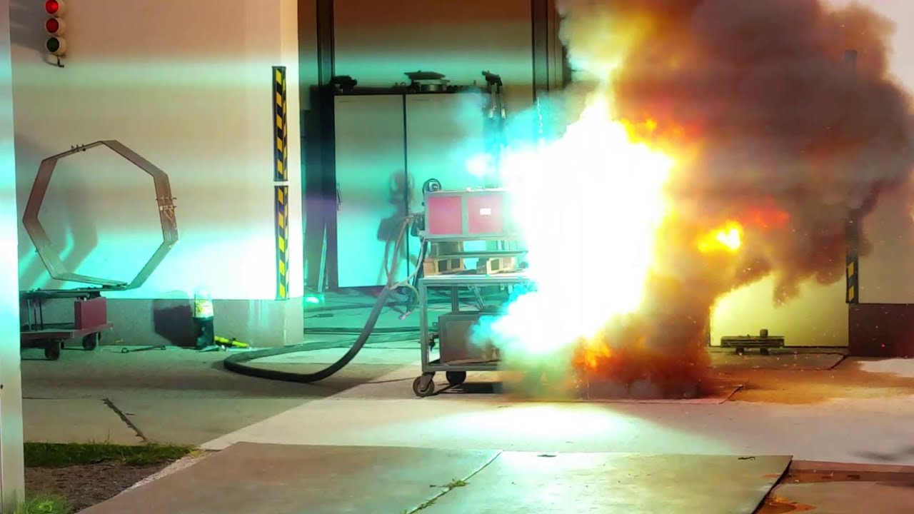 Thermische Gefährdung durch Störlichtbögen - Arc Flash - Persönliche Schutzausrüstung - PSA