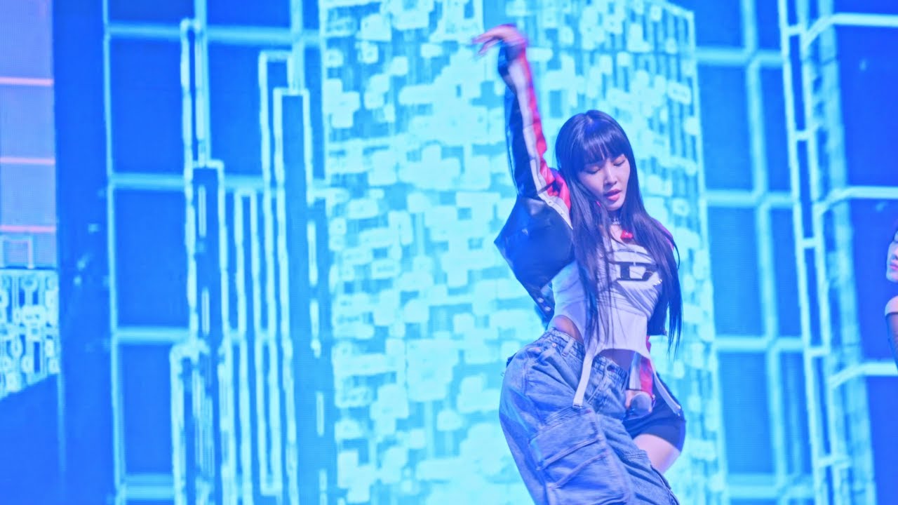 231118 청하 (CHUNG HA) - 부산 지스타 2023 직캠 (Fancam)