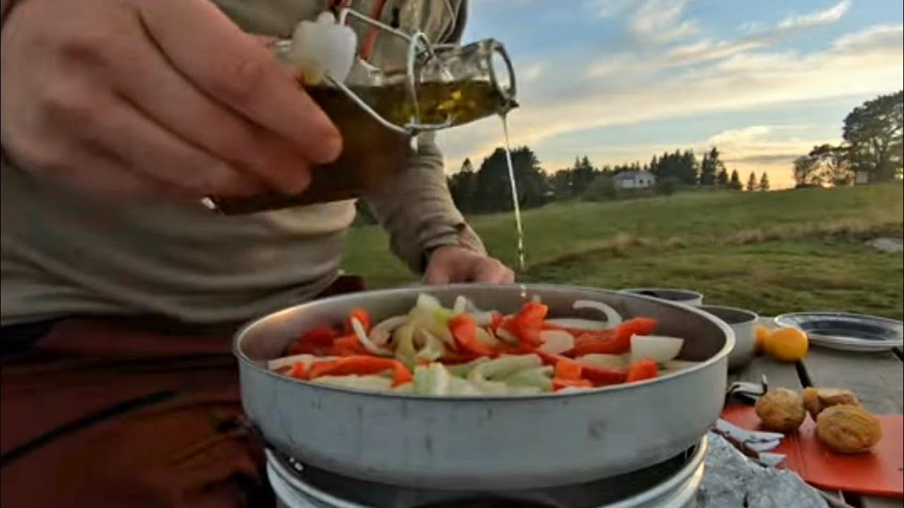 Trangia Cooking - Moose Veal Pan At Hike - Utemat - Outdoor Cooking