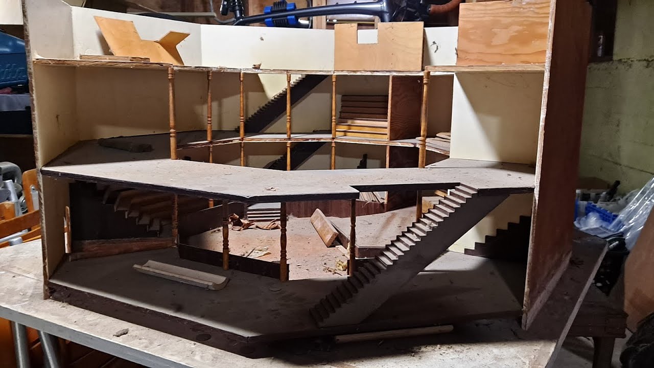 Shakespeare's Globe Theatre - Scale Replica