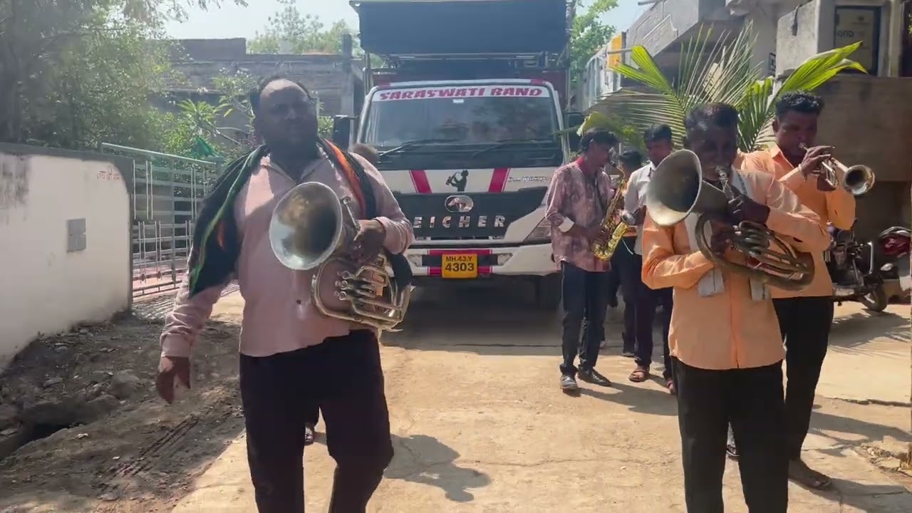 Saraswati Band Amalner song main Tere Ishq main marna jahu kahin Mo 9699325687 Mo 9503080823