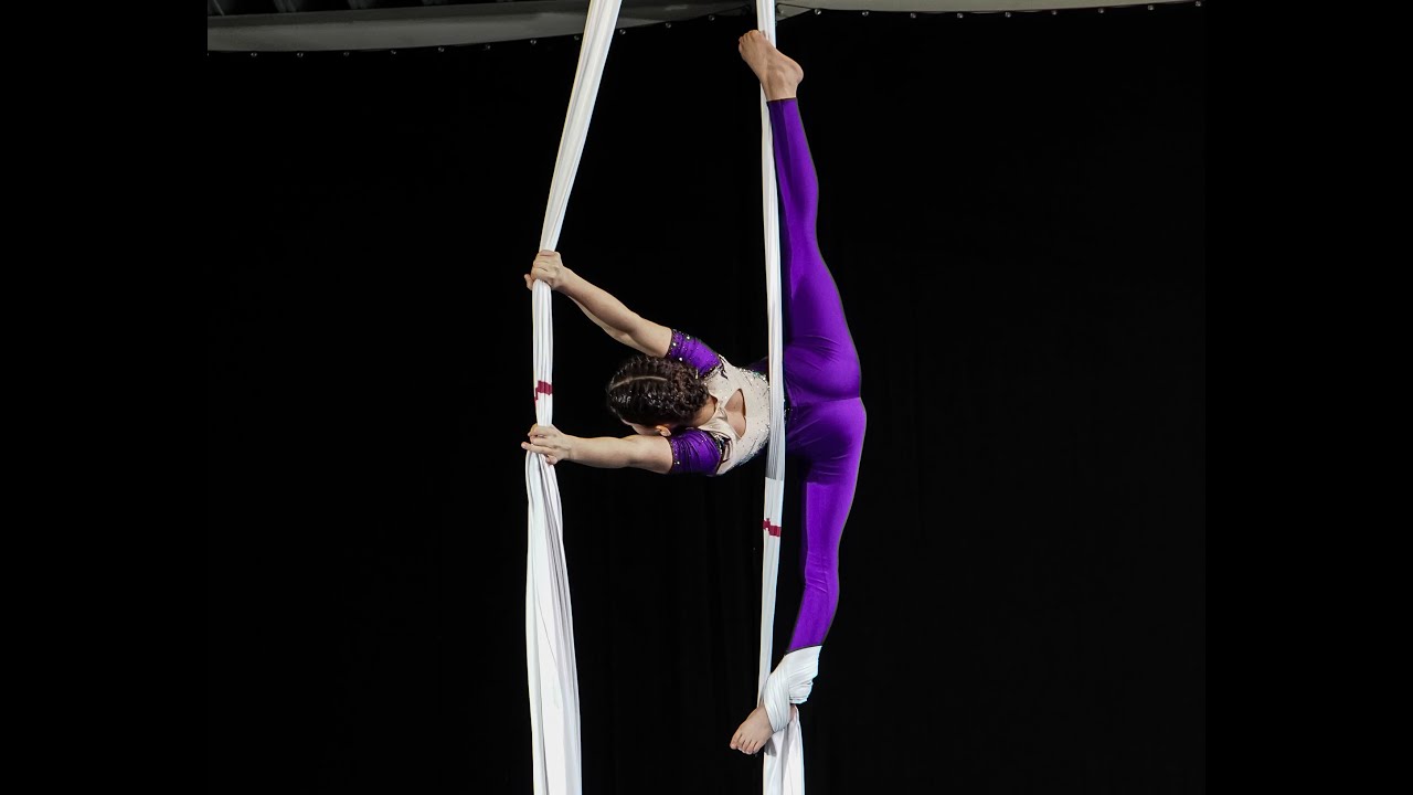 Klara Hadrian- Aerial Silk, kategoria amator 10-12 lat