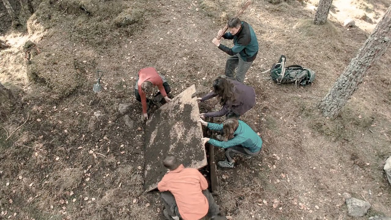 Alpinistas Descobrem Algo Aterrorizante na Floresta e Agora Terão que Correr para Sobreviver