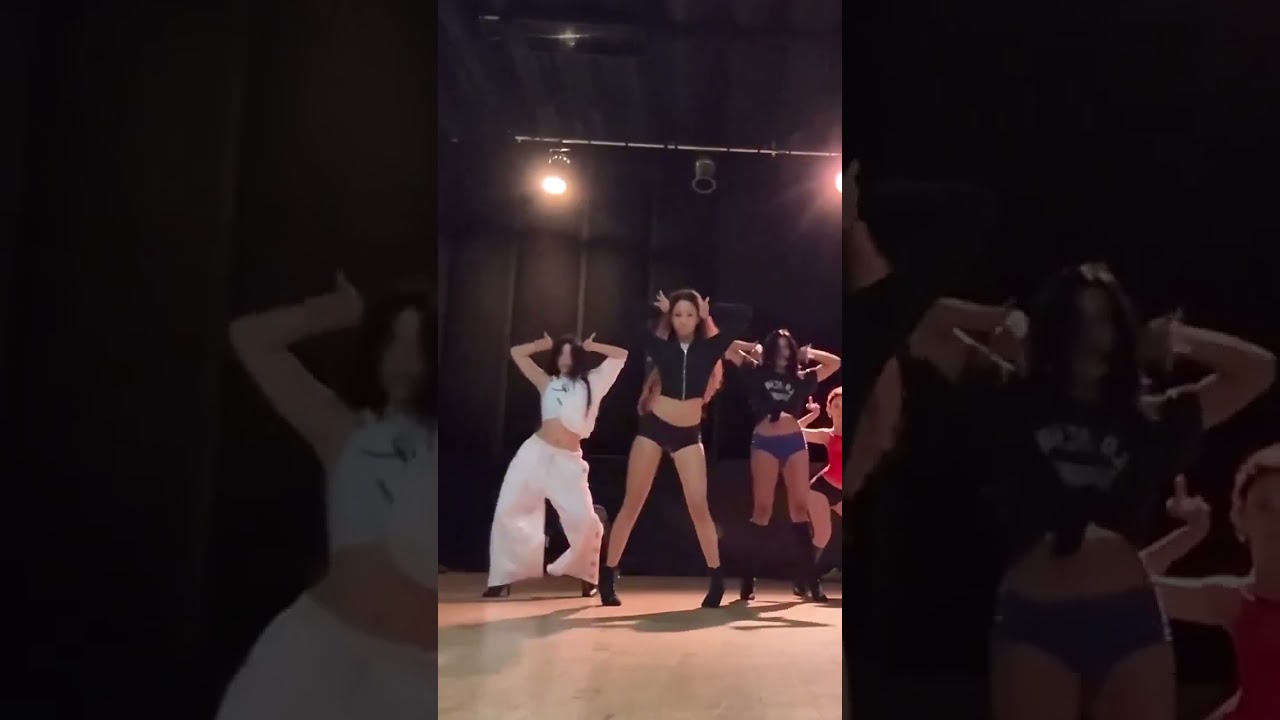 Manon finally dancing to Gabriella #katseye #manon #dance