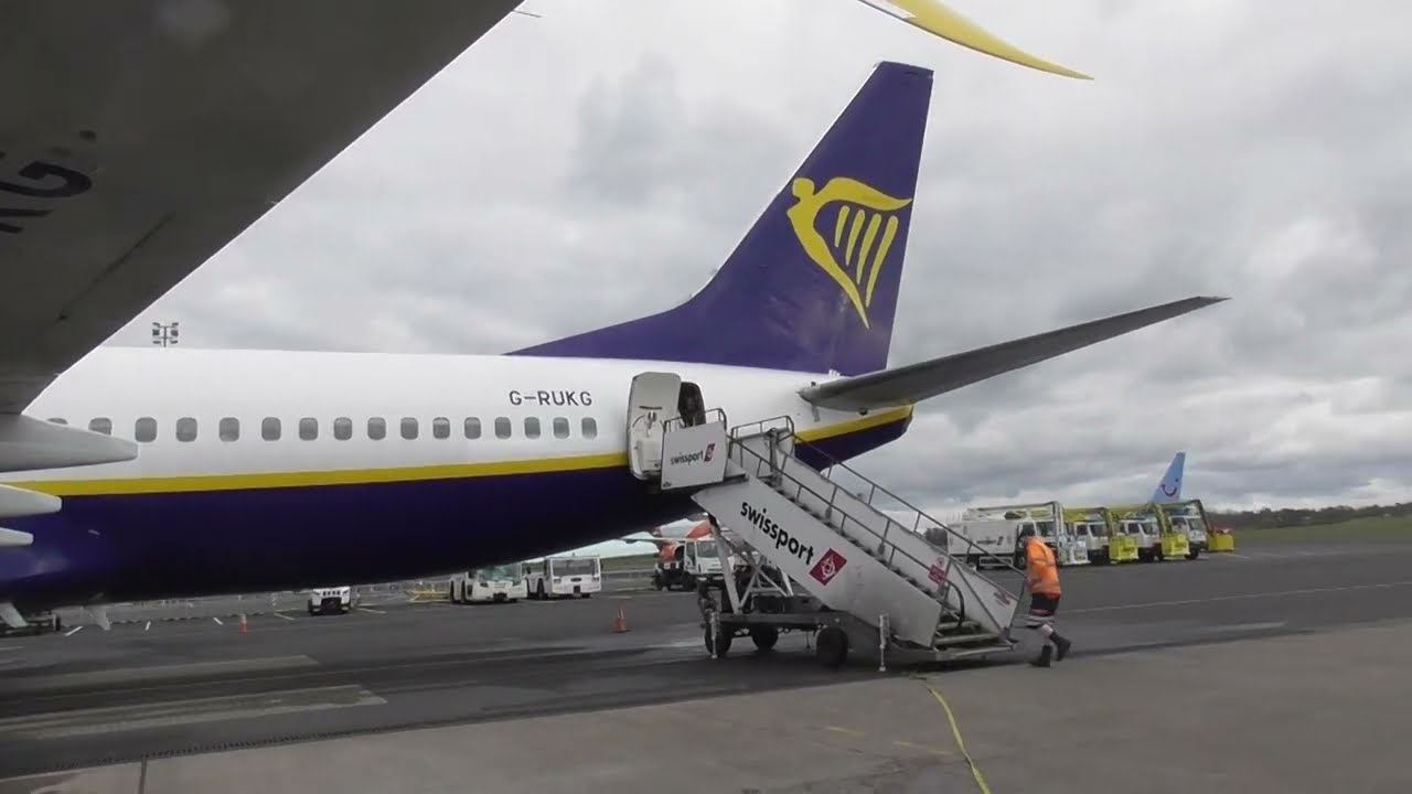 Flying Ryanair 737 BFS-STN March 15 2025