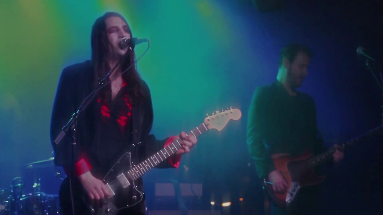 VAZUM - She's in Parties (Bauhaus)