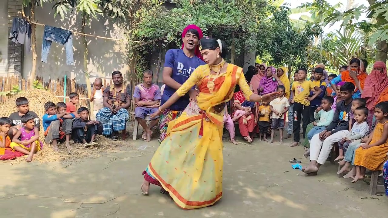 ভাগিনা বাজাইছে যন্ত্রণা অল্প বয়সের ভাগিনা