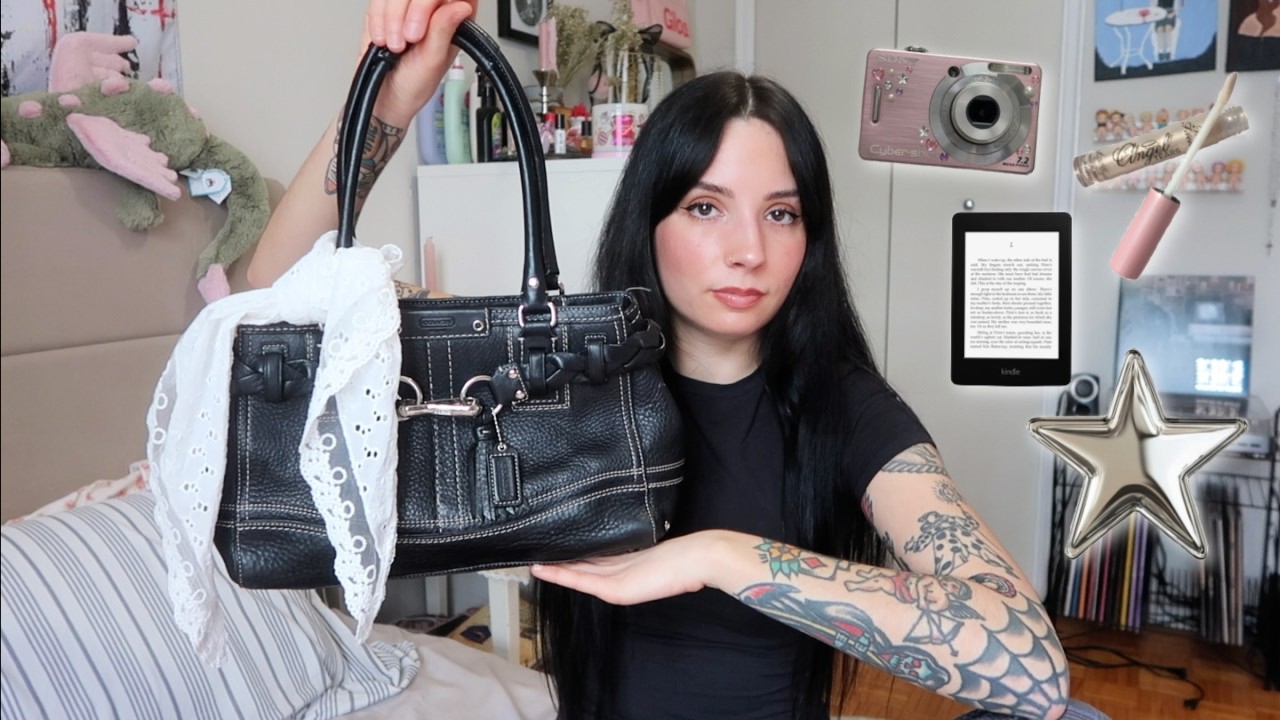 what's in my bag ✩