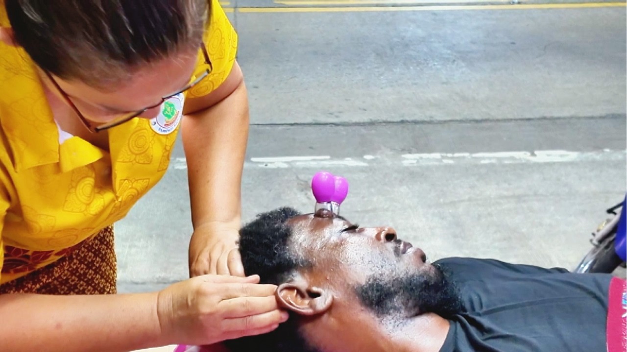 💆‍♂️ Thai Street Side Scalp Massage & Facial Gua Sha – Pattaya 🇹🇭