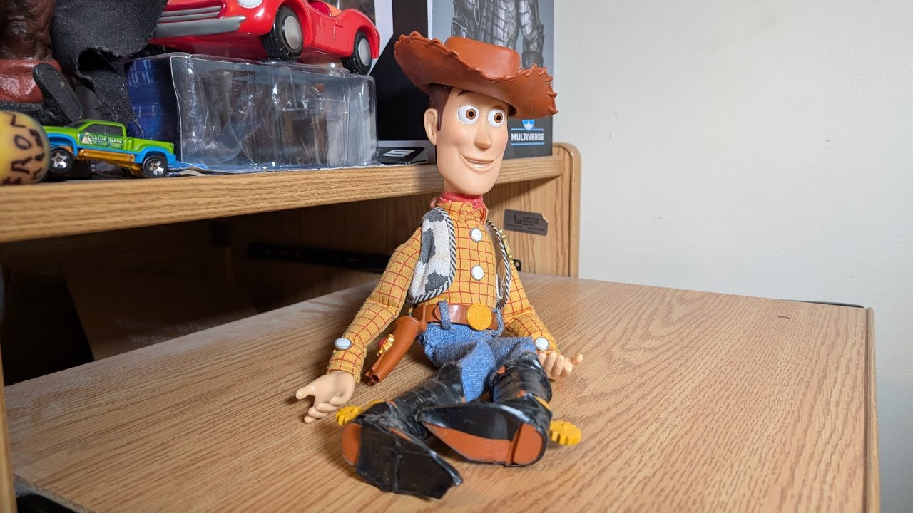 Toys R Us Toy Story 3 Woody (quick show off)