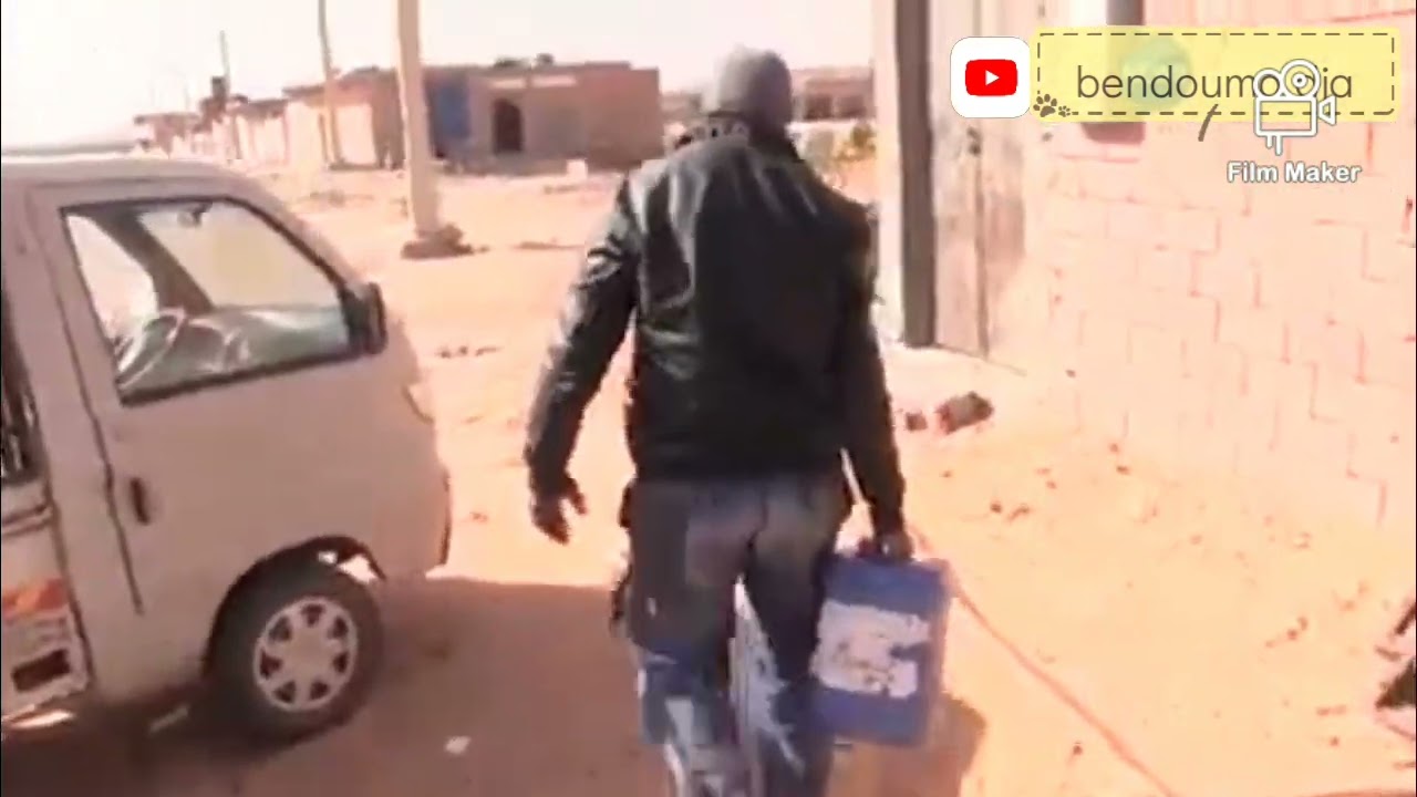 وقفة سكان التجزئات السكنية امتداد سيدي عبدالقادر  للمطالبة بربط المياه لمجمعهم السكني