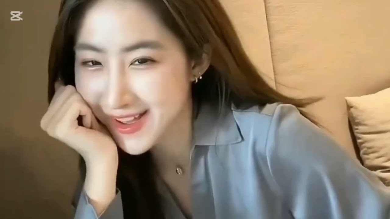 Yoko Apasra sexy moments