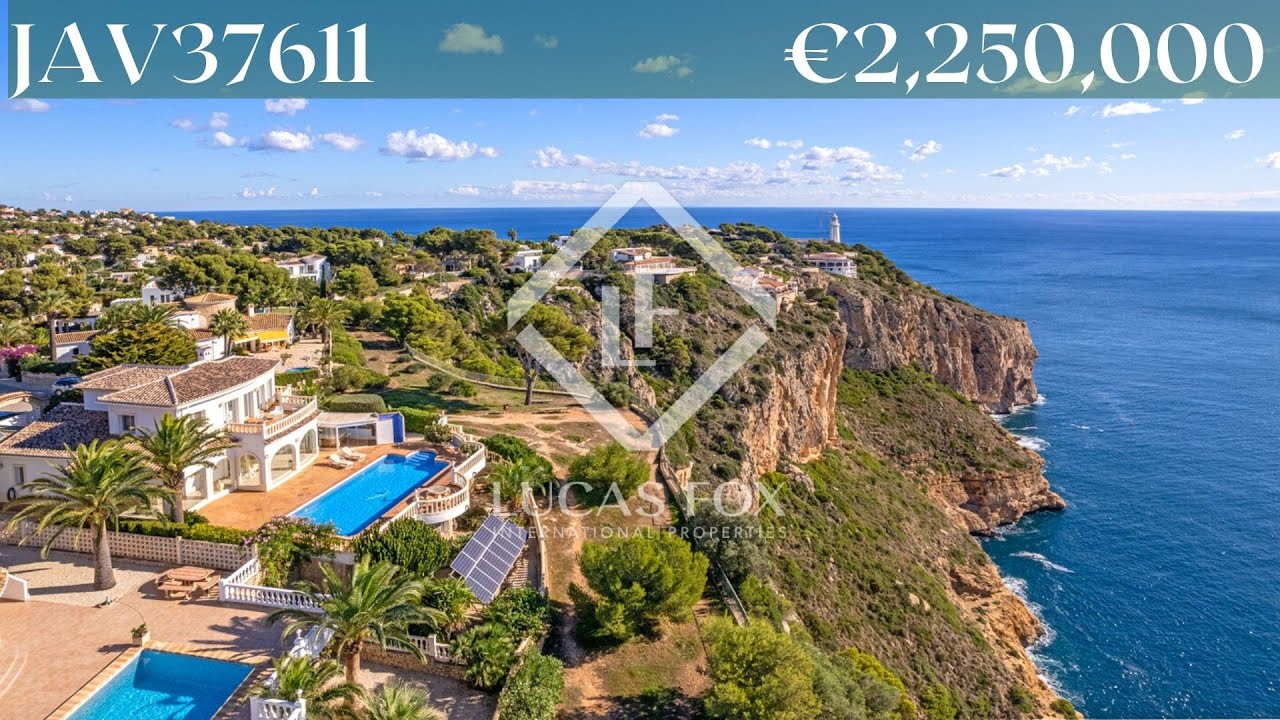 Seafront Villa For sale - JAV37611