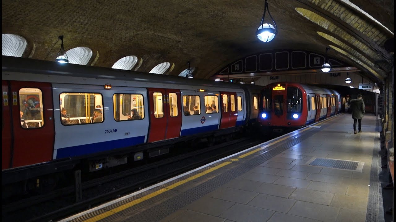 London Underground - Baker Street & Gloucester Road