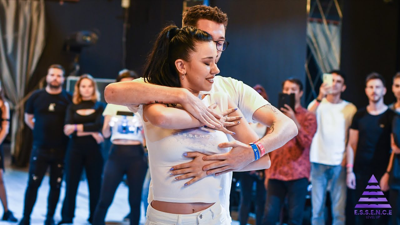 Bachata Spark Demo | Remus & Mădălina | Essence Level Up 2024 | Tu ești iubita mea - Bosquito