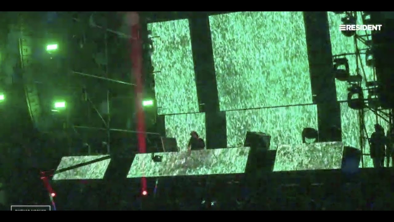 Hernan Cattaneo - Live at Forja, Cordoba playing 'Inertia - The System (Mir Omar Bootleg)