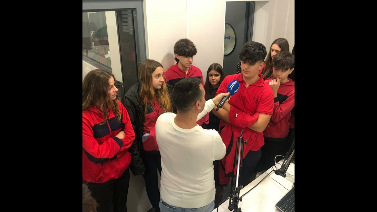 Dia de la Ràdio amb l'Escola Betlem. Visita a la Ràdio. Grup 1