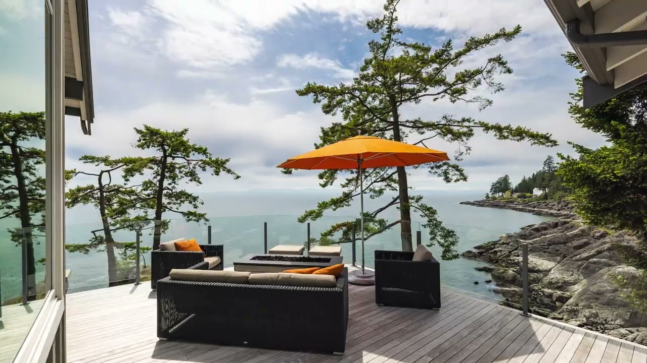 1187 Fairweather Road - The Best of Bowen Island